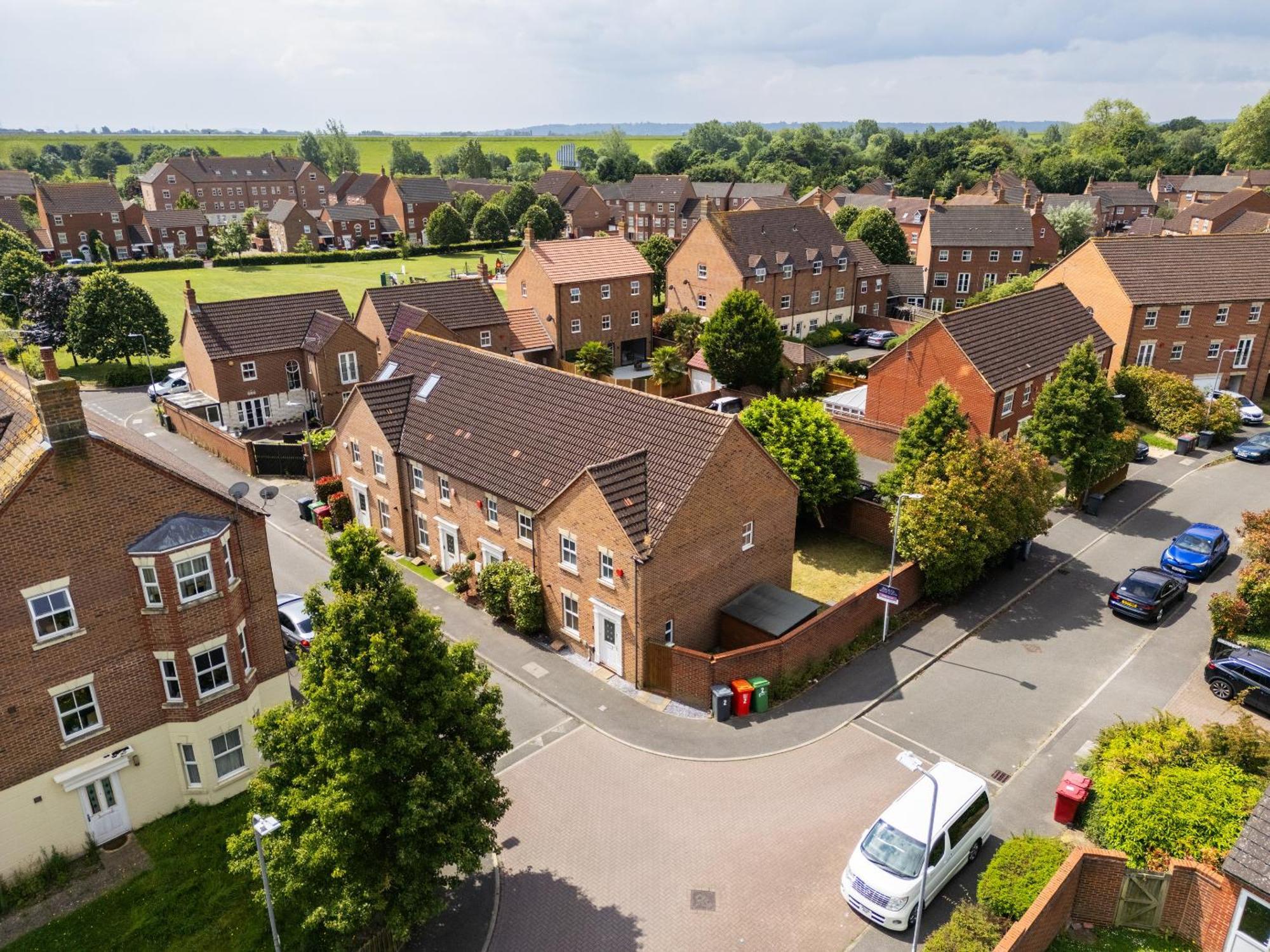 Villa 2 Tracy Avenue Slough Exterior foto